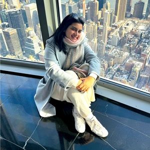 Meet your Posher, Ena